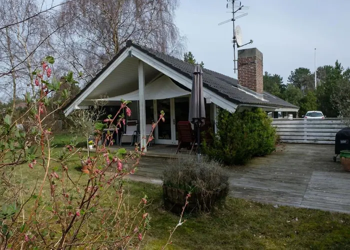 Well-maintained On Private Natural Plot Just 200 Meters From Boeslum Ebeltoft