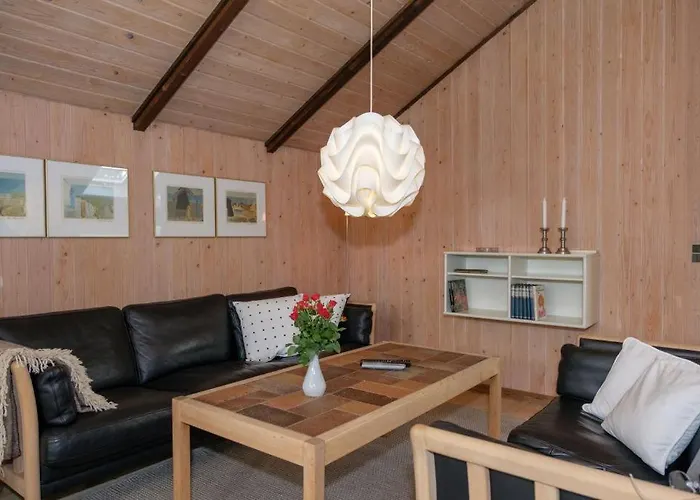 Well-maintained On Private Natural Plot Just 200 Meters From Boeslum *